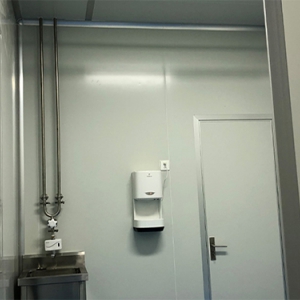 更衣洗護(hù)室